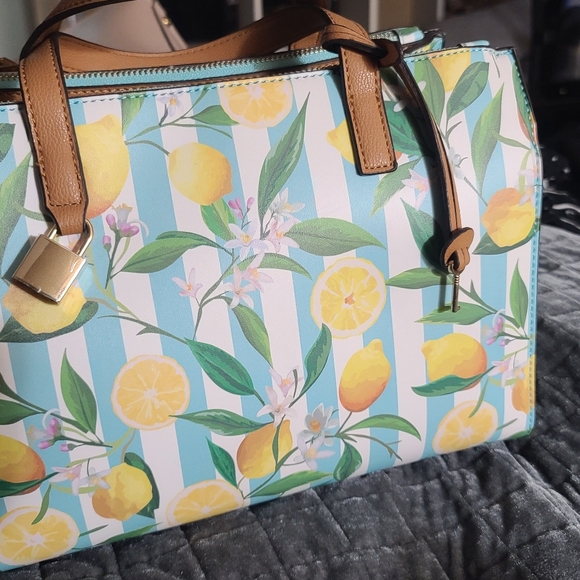 Just Fab Heals Size 11 & Handbag Set NWOT - Picture 2 of 9